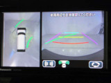 パノラミックビューモニター付きです。車両を上から見たような映像をディスプレイオーディオ画面に表示。運転席からの目視だけでは見にくい、車両周辺の状況をリアルタイムでしっかり確認できます。