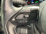ステアリングにオーディオ操作スイッチが付いています。オーディオ画面に直接タッチしなくても操作が出来ますので、運転に集中できます。