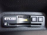 ■【ETC車載器】が装備されています。セットアップをしてお渡しとなり、ETCカードを差し込むだけで高速道路の利用が可能です。