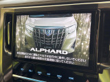 【メーカー純正10型ナビ】インテリアに溶け込むスタイリッシュな「専用設計」メーカーナビを装備♪視認性や操作性など基本性能にも優れ、より上質なカーライフをお楽しみいただけます。