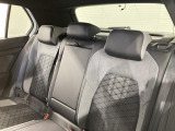 シートは適度な硬さによって長時間の運転でも疲れにくいと定評があります。国産車とは全く違った座り心地ですが、長年培われた欧州の椅子文化をご体感ください。