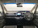 【前方視界】開放的な前方視界!運転がしやすく疲れにくいです♪窓が大きく、見通しがとっても良いおクルマですよ♪