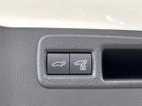 【パワーバックドア】スマートキーや運転席のボタンを押すだけでリアゲートが自動で開閉します!荷物を持っている時や、高い位置にあるバックドアを閉める際に便利な機能です♪