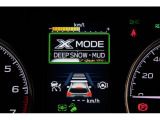 X-MODEは路面に応じてモードを選択するだけで4輪の駆動力やブレーキなどを最適にコントロール。悪路からのスムーズな脱出をサポートします。