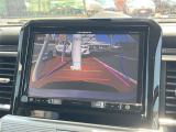 バックガイドモニターで、後方を確認しながら安心して駐車することができます。運転初心者も熟練者も必須の機能ですよ!