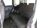 ゆとりある広々とした車内空間は、ドライブを始め買い物やレジャーなど、幅広く活躍します。一人でもみんなとでもお出かけを楽しみましょう!