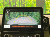 【バックカメラ】駐車時に後方がリアルタイム映像で確認できます。大型商業施設や立体駐車場での駐車時や、夜間のバック時に大活躍!運転スキルに関わらず、今や必須となった装備のひとつです!