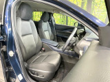 運転席シート廻りは使用感も少なく、良好な状態となっています。前オーナー様が丁寧に使っていたことがよくわかりますね。