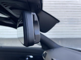【ルームミラー一体型ETC】BMWといえばルームミラー一体型のETC。ドライバーから差し込めるかたちになっておりますので、差し忘れの際も慌てずにご利用いただけます。