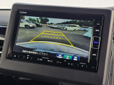 駐車時の安全確認をサポートするバックカメラも使用できます。