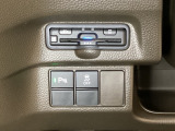 ハンドルの左下にETCがついています。高速道路の料金所の通過も楽々です。 カードの取り出しもしやすい場所についています。