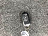 スマートキーをポケットやカバンに入れておくだけでドアの施錠・開錠やエンジンスタートの操作が簡単です!