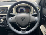 インテリアに合わせたデザインのステアリングは、運転される方のことも考え、運転しやすい形状、大きさです。是非一度、実際に触ってお確かめください。