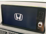 【メーカー純正ナビ】インテリアに溶け込むスタイリッシュな「専用設計」メーカーナビを装備♪視認性や操作性など基本性能にも優れ、より上質なカーライフをお楽しみいただけます。