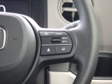 Hondaセンシングの機能のひとつ、アダプティブクルーズコントロール付!アクセルから足を離しても設定したスピードと前車との車間を保ち走行してくれます!車線維持もアシスト☆高速道路で疲労軽減ですね☆