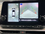 【アラウンドビューモニター】車を上から見下ろしているかのような映像で周囲の状況がひと目で確認、狭い駐車場に駐車するときも安心です♪