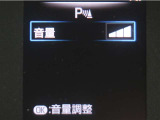 コーナーセンサーを装備。障害物までの距離に応じて警告音を変えてお知らせ。縦列駐車時や駐車場・車庫等での取り回しをサポートします。詳細は販売店スタッフまでお尋ね下さい。