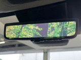 【デジタルインナーミラー】後席の大きな荷物や同乗者で後方が確認しづらい時でも安心!カメラが撮影した車両後方の映像をルームミラー内に表示。クリアな視界で状況の確認が可能です!