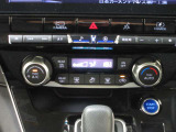 オートエアコンでお好みの温度になり、運転に集中できます。