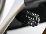 【オートクルーズコントロール】搭載。アクセル操作なしでも車が自動でスピードを保ってくれる機能です長距離の高速は楽々です