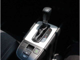 操作性に優れた運転席となります!小物入れや各ボタンの配置にこだわり、使いやすいです!座り心地もよく視認性も良好なのでロングドライブもお任せ下さい!