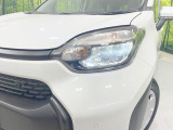 【LEDヘッドライト】悪天候や夜間走行時も良好な視界を確保し安心して運転できる高輝度LEDヘッドライトを装備!点灯速度が早く、消費電力も抑えられています。