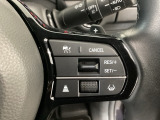 【アダプティブ・クルーズ・コントロール】予め設定した車速内でクルマが自動的に加減速。 前走車との適切な車間距離を維持しながら追従走行し、高速道路でのドライバーの疲労を軽減してくれる嬉しい機能付♪