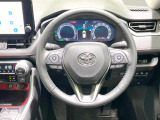 【純正革巻きステアリング】上質な革を使用することで、手にしっかり馴染みとても運転しやすいハンドルです♪