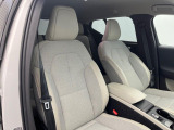 VOLVOのシートは人間工学に基づいた設計となっており長時間の運転でも疲れにくいと定評があります。