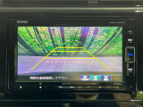 【バックカメラ】駐車時に後方がリアルタイム映像で確認できます。大型商業施設や立体駐車場での駐車時や、夜間のバック時に大活躍!運転スキルに関わらず、今や必須となった装備のひとつです!