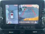 【アラウンドビューモニター】専用のカメラにより、上から見下ろしたような視点で360度クルマの周囲を確認することができます☆死角部分も確認しやすく、狭い場所での切り返しや駐車もスムーズに行えます。