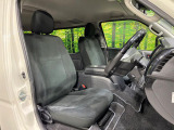 運転席シート廻りは使用感も少なく、良好な状態となっています。丁寧に使われていたことがよくわかりますね。