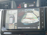 バックモニター(黄色いガイドラインのお陰で、駐車がしやすいです。真上から見下ろしたアングル付きです)