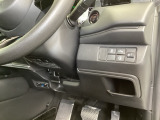 左側に高速で便利なETCがあり、横滑りを防ぐVSAなどのスイッチは、運転席の右側、手の届きやすい位置にあります。