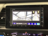 バックも安心のバックカメラ付いています。バックカメラがあると、いつでも安全にバックできますね。死角も減ります。