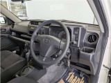 見通しのよいすっきりとした視界で、誰でも運転しやすいです。運転のしやすさは疲れにくさにも繋がりますよ♪