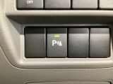 パーキングセンサースイッチをセットしています。