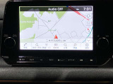 【メーカーナビ】9インチの大画面モニターを搭載し、Apple CarPlayへのワイヤレス接続やAndroid Autoにも対応。
