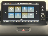 ★スマートフォンのような操作感の静電式タッチパネル。