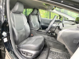 運転席シート廻りは使用感も少なく、良好な状態となっています。前オーナー様が丁寧に使っていたことがよくわかりますね。