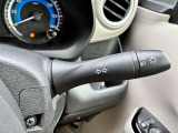 オートライト機能付きです♪またハイビームアシストで、先行車または対向車や周囲の明るさなどに応じ、自動的にハイビーム(上向き)とロービーム(下向き)を切り替えます♪
