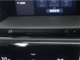 車内でCD DVDのメディアが楽しめます。