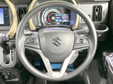 インテリアに合わせたデザインのステアリングは、運転される方のことも考え、運転しやすい形状、大きさです。是非一度、実際に触ってお確かめください。