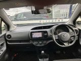 【運転席・インパネまわり】ハンドル・シート・フロアーなど隅々までプロによるクリーニング済み☆彡キレイな車内でドライブが一層快適にお楽しみいただけます!!