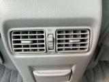 後席吹き出し口           後席専用の吹き出し口が有り快適です。