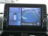 クルマを空から見たような映像が映る、アラウンドビューモニターで、車両周辺の安全確認も一目できます!小さなお子様や障害物も確認できるので、運転のしやすさだけではなく事故防止にも役立ちます♪