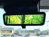 【デジタルインナーミラー】後席の大きな荷物や同乗者で後方が確認しづらい時でも安心!カメラが撮影した車両後方の映像をルームミラー内に表示。クリアな視界で状況の確認が可能です!