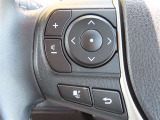 運転中、オーディオの操作をしてて、ハッとしたことはありませんか?ステアリングスイッチは、運転中でもハンドルでオーディオの操作が可能です。安全なドライブをサポートします。