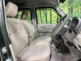 運転席シート廻りは使用感も少なく、良好な状態となっています。丁寧に使われていたことがよくわかりますね。