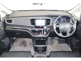 操作性に優れた運転席となります!小物入れや各ボタンの配置にこだわり、使いやすいです!座り心地もよく視認性も良好なのでロングドライブもお任せ下さい!